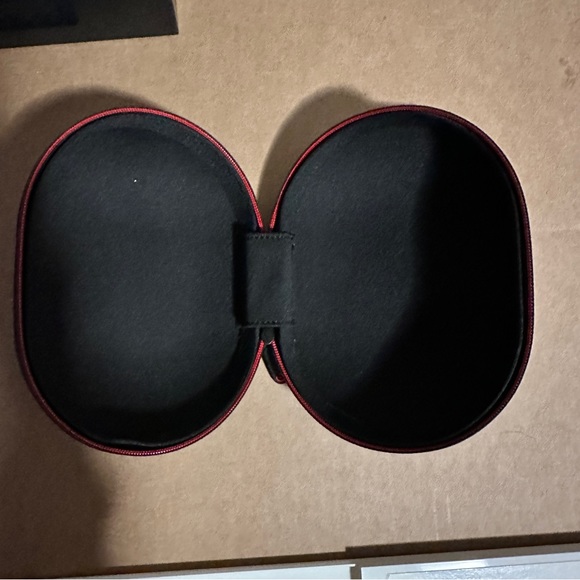 Beats by Dre Studio Pro Case and Box - Picture 2 of 4